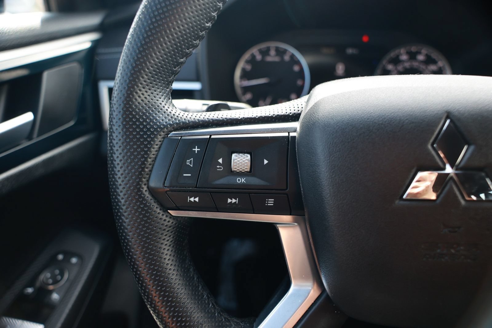 Used 2022 Mitsubishi Outlander SE FWD image 22