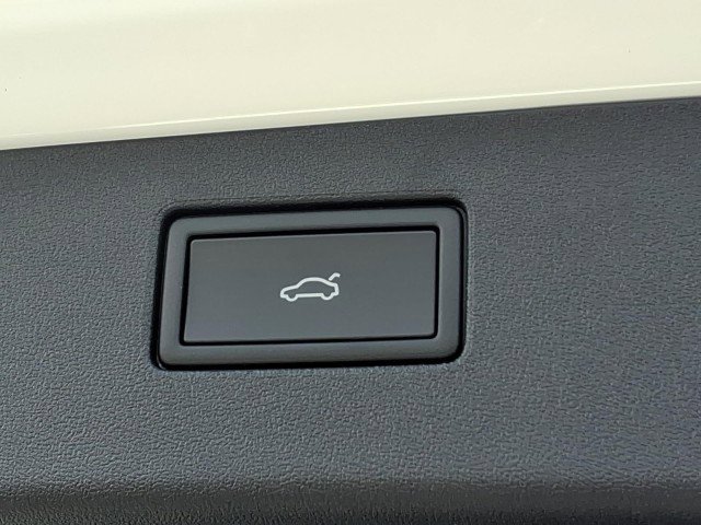 New 2026 Volkswagen Tiguan SE R-Line image 10