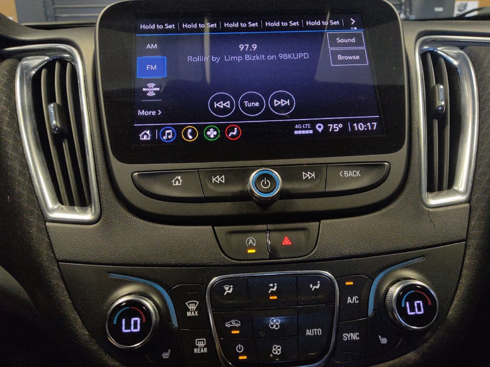 Used 2021 Chevrolet Malibu LT FWD image 25