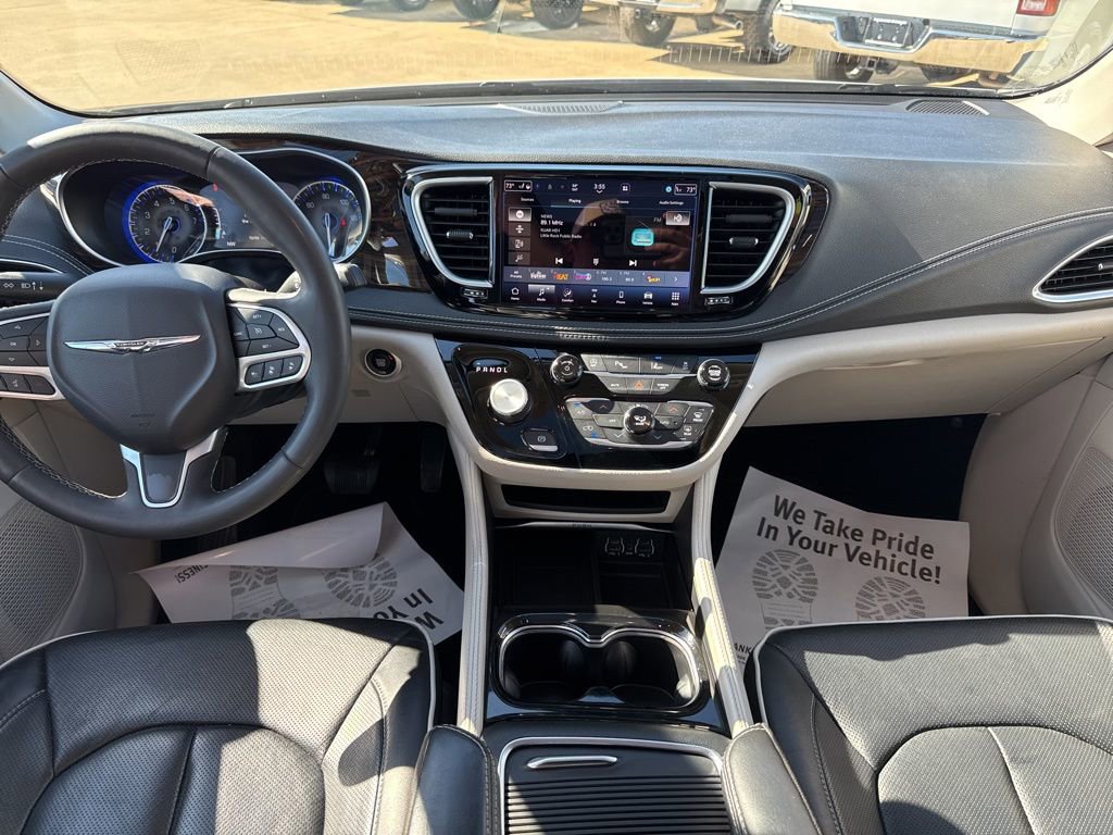 Certified 2023 Chrysler Pacifica Limited image 9