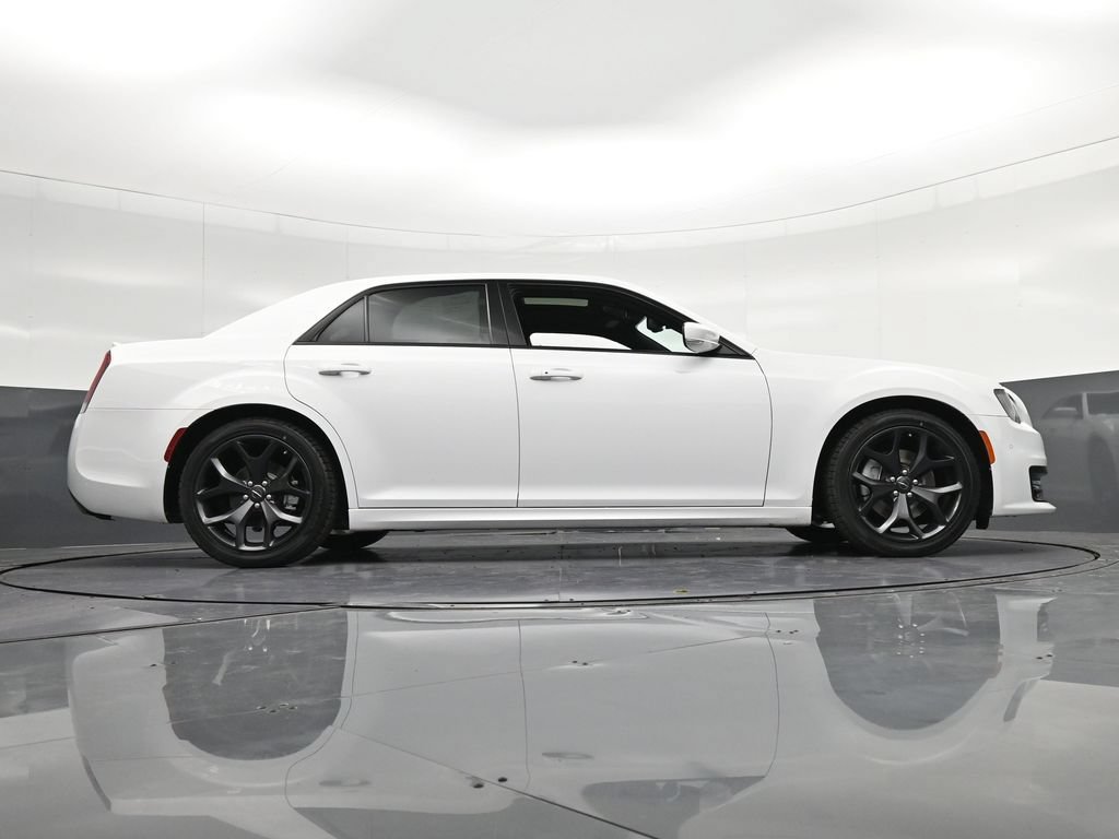 Used 2023 Chrysler 300 S w/ Comfort Group RWD image 29