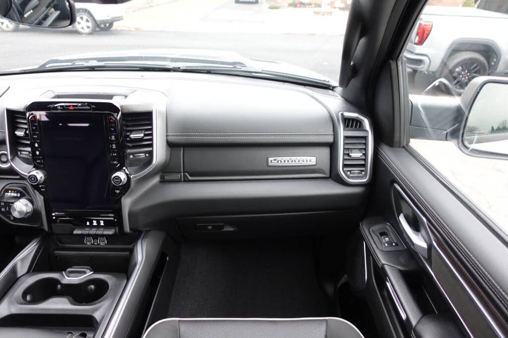 Used 2025 RAM 1500 Laramie w/ Sport Appearance Package AWD/4WD image 40