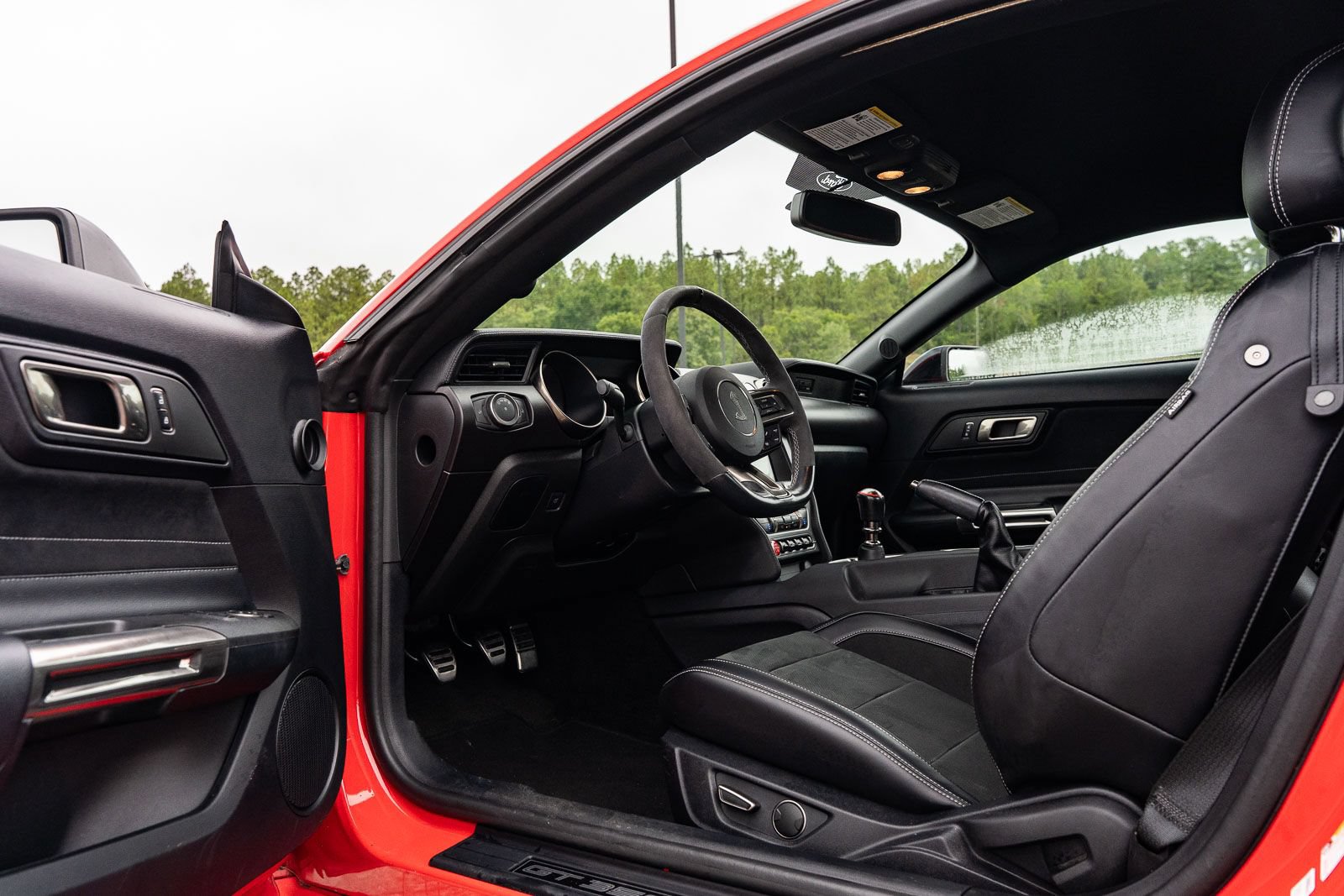 Used 2016 Ford Mustang Shelby GT350 w/ Technology Package RWD image 22