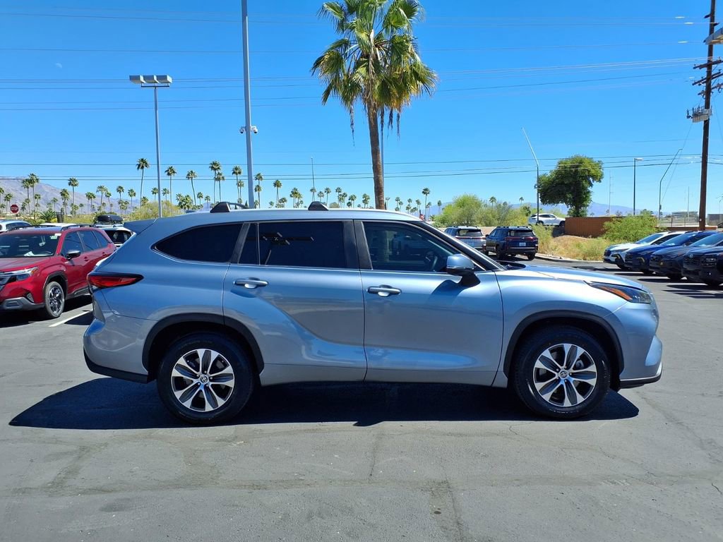 Used 2023 Toyota Highlander XLE image 11