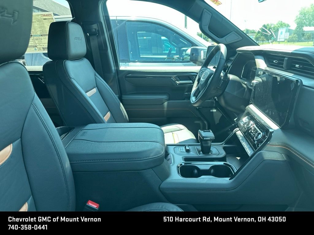 New 2026 GMC Sierra 1500 AT4 w/ LPO, Black Badging Package AWD/4WD image 9