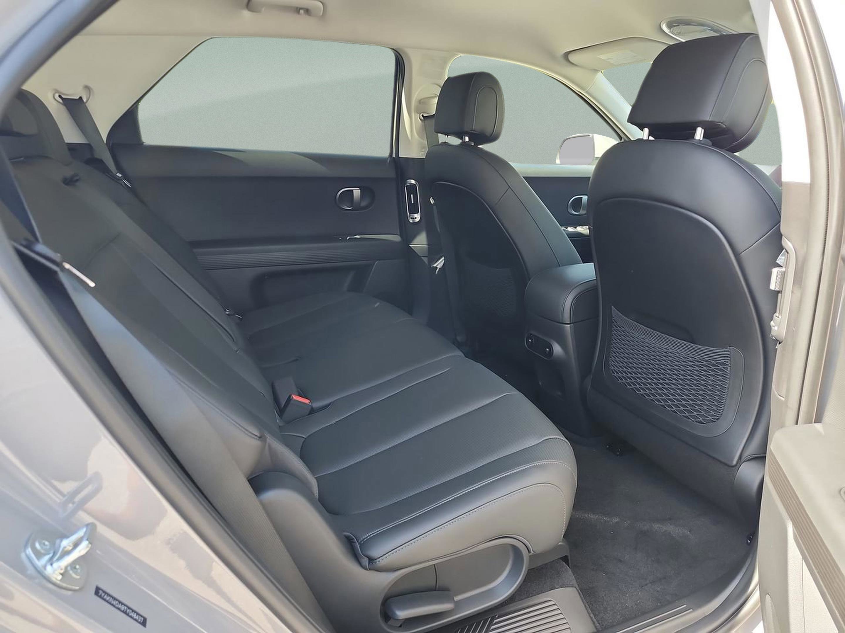 New 2026 Hyundai Ioniq 5 SEL image 17