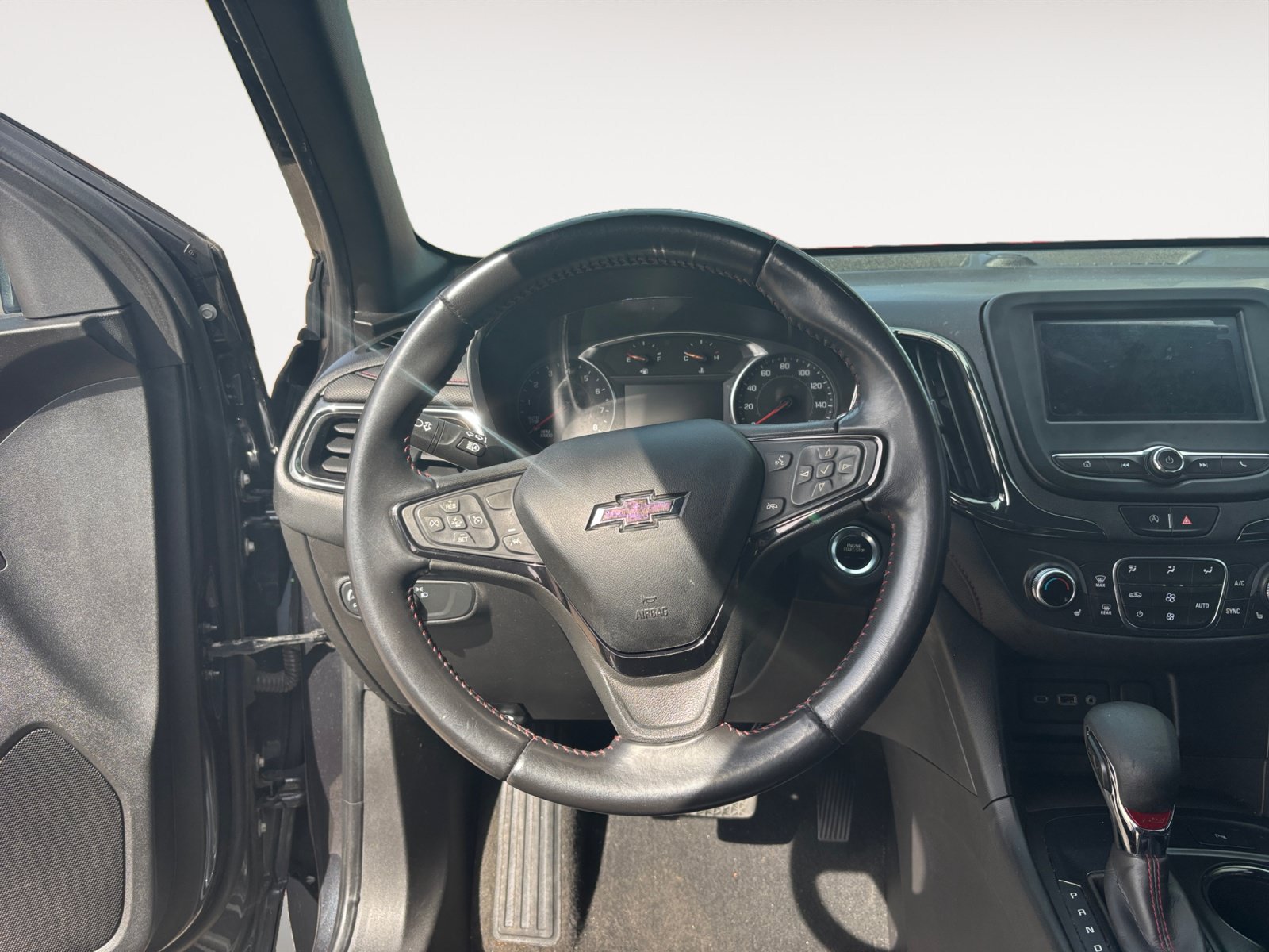 Used 2022 Chevrolet Equinox RS w/ LPO, Floor Liner Package FWD image 12