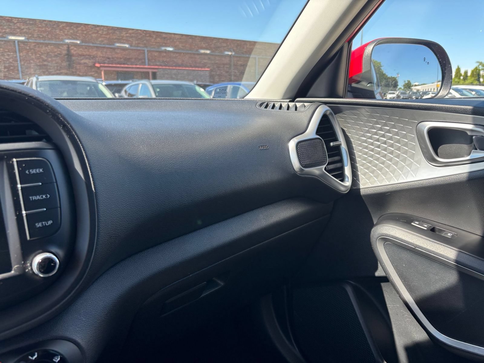 Used 2024 Kia Soul LX w/ Option Group 015 FWD image 33