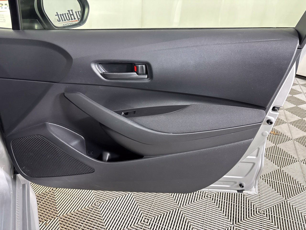 Used 2025 Toyota Corolla LE FWD image 28