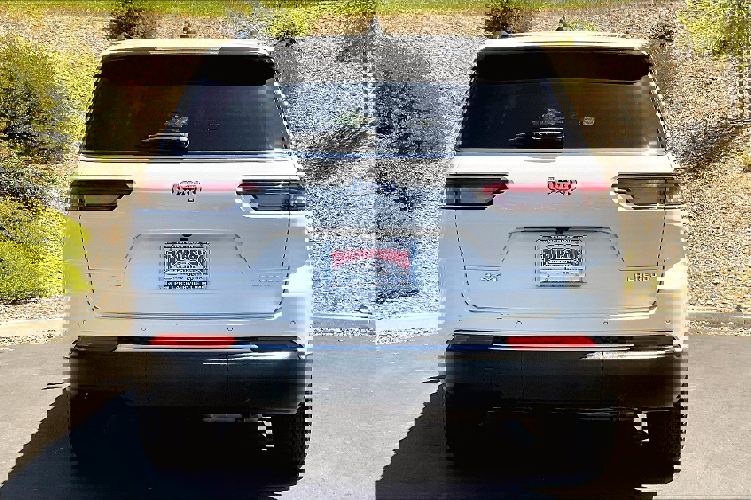 Used 2023 Jeep Grand Cherokee L Laredo image 4