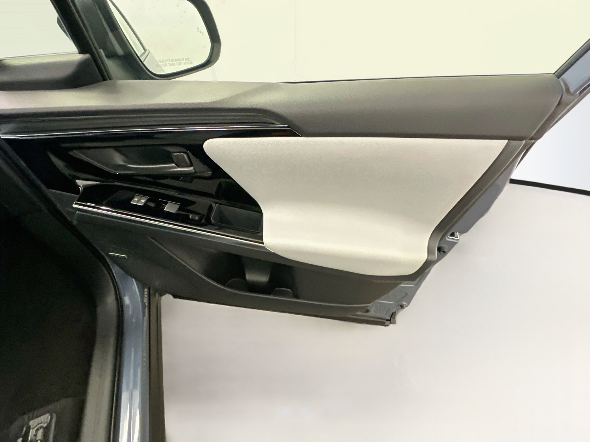 Used 2023 Subaru Solterra AWD image 33