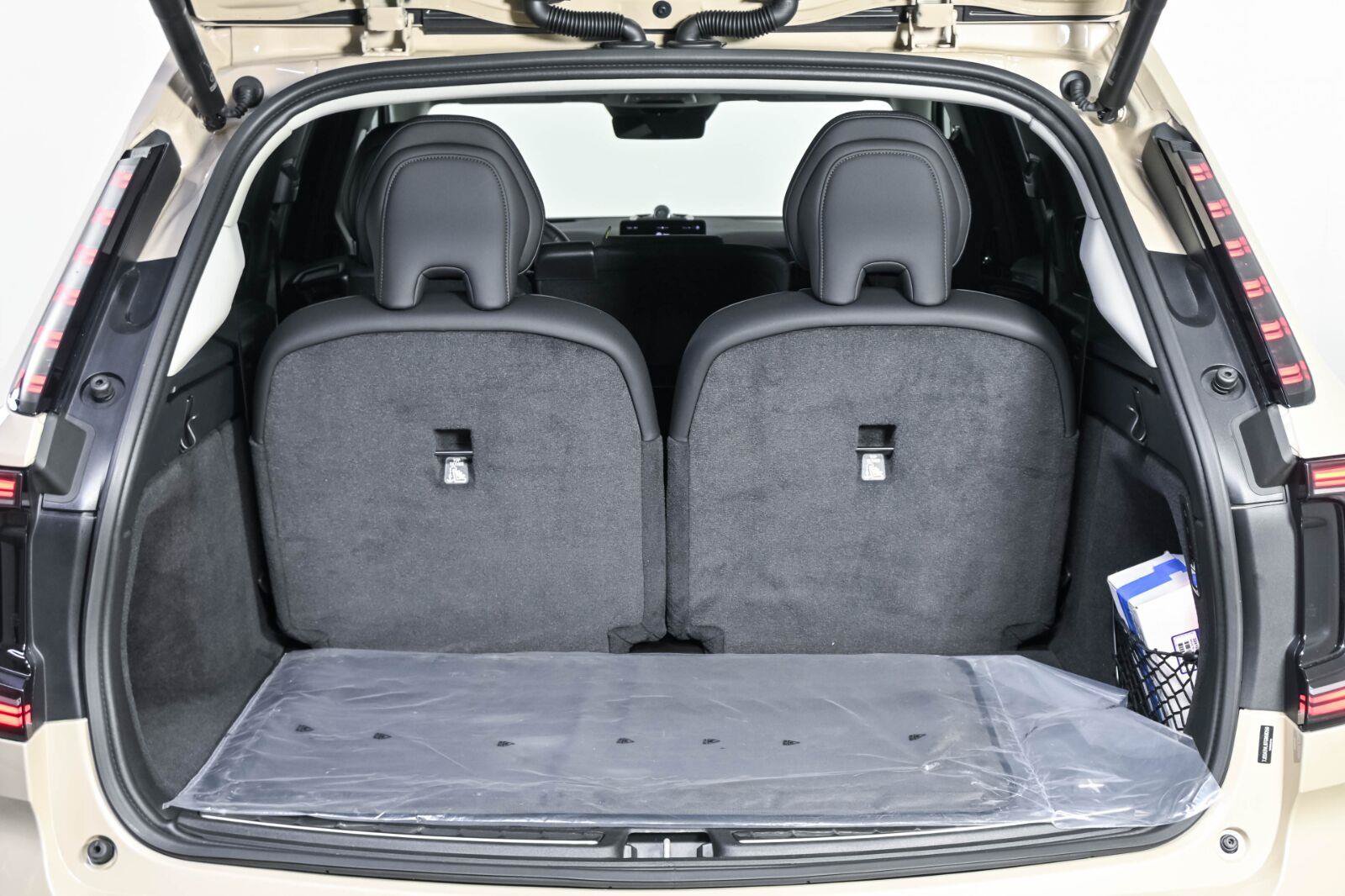 Certified 2026 Volvo EX90 Ultra AWD/4WD image 31