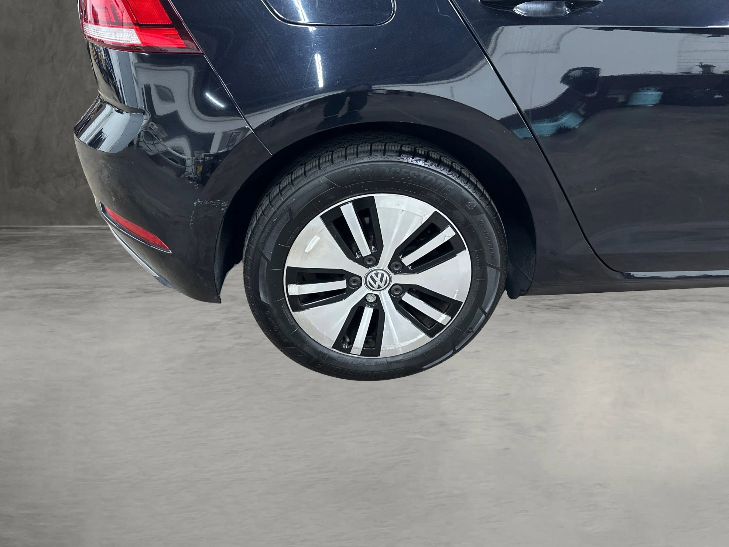 Used 2019 Volkswagen e-Golf SE w/ Driver Assistance Package image 16