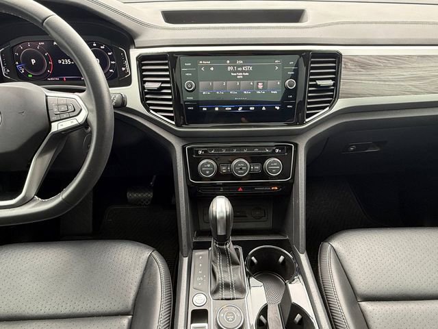 Used 2022 Volkswagen Atlas Cross Sport SE image 3