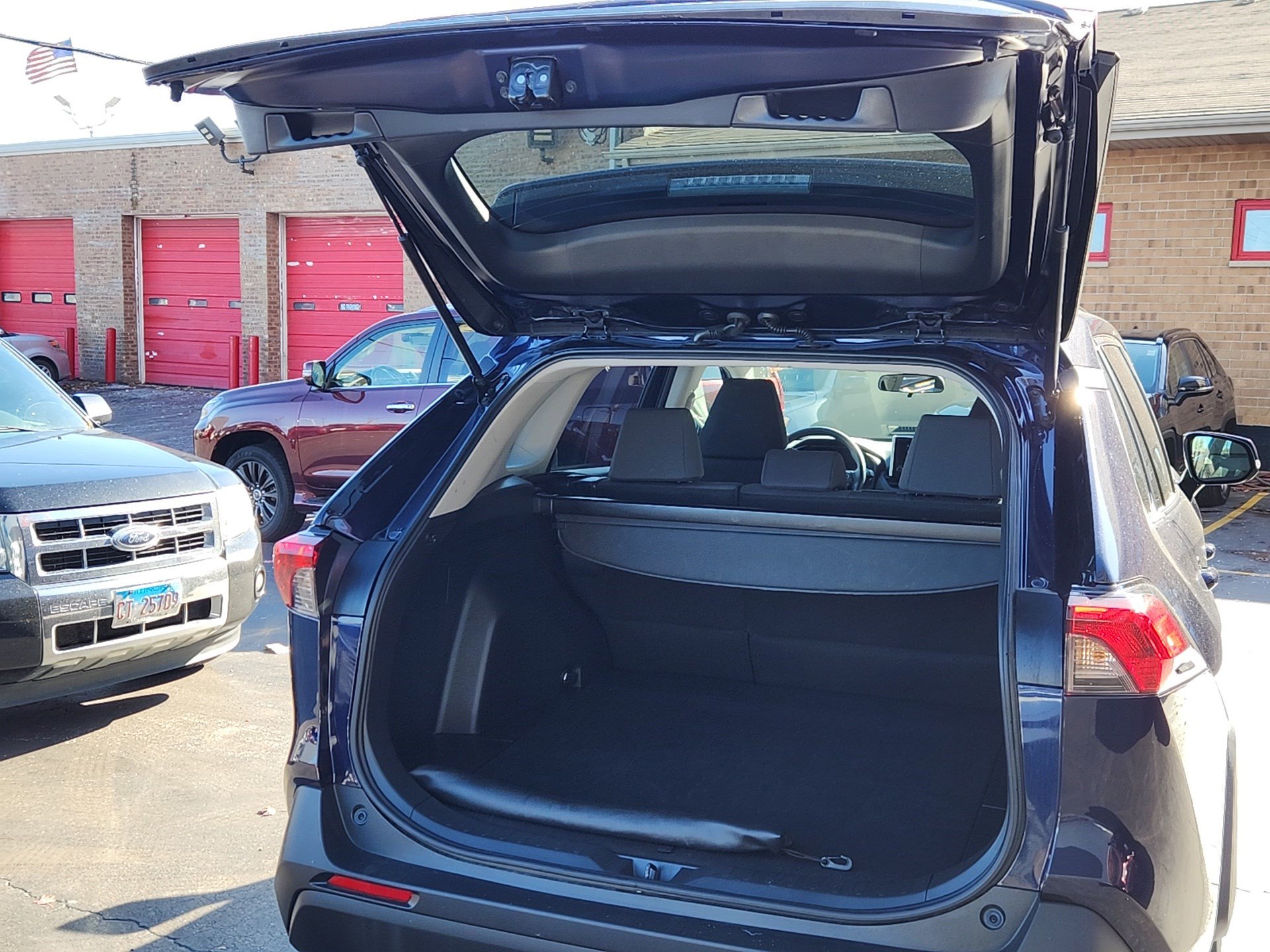 Certified 2025 Toyota RAV4 XLE image 28