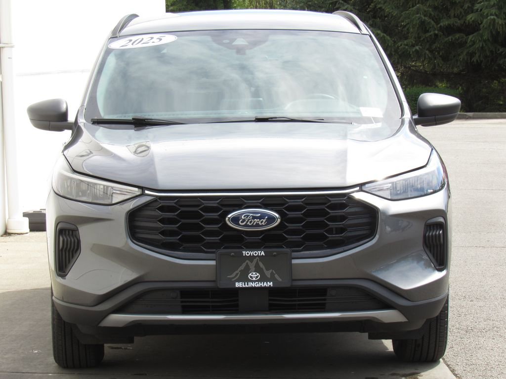 Used 2025 Ford Escape ST-Line AWD/4WD image 3