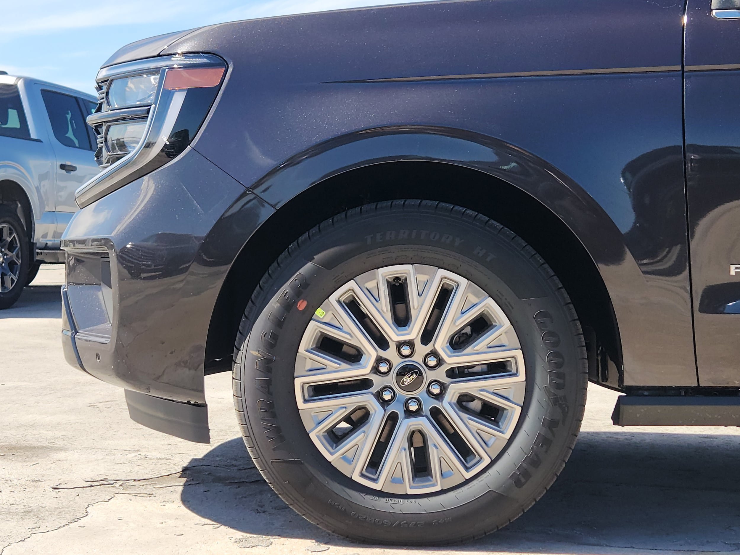 New 2027 Ford Expedition Max Platinum w/ Driver's Package AWD/4WD image 5