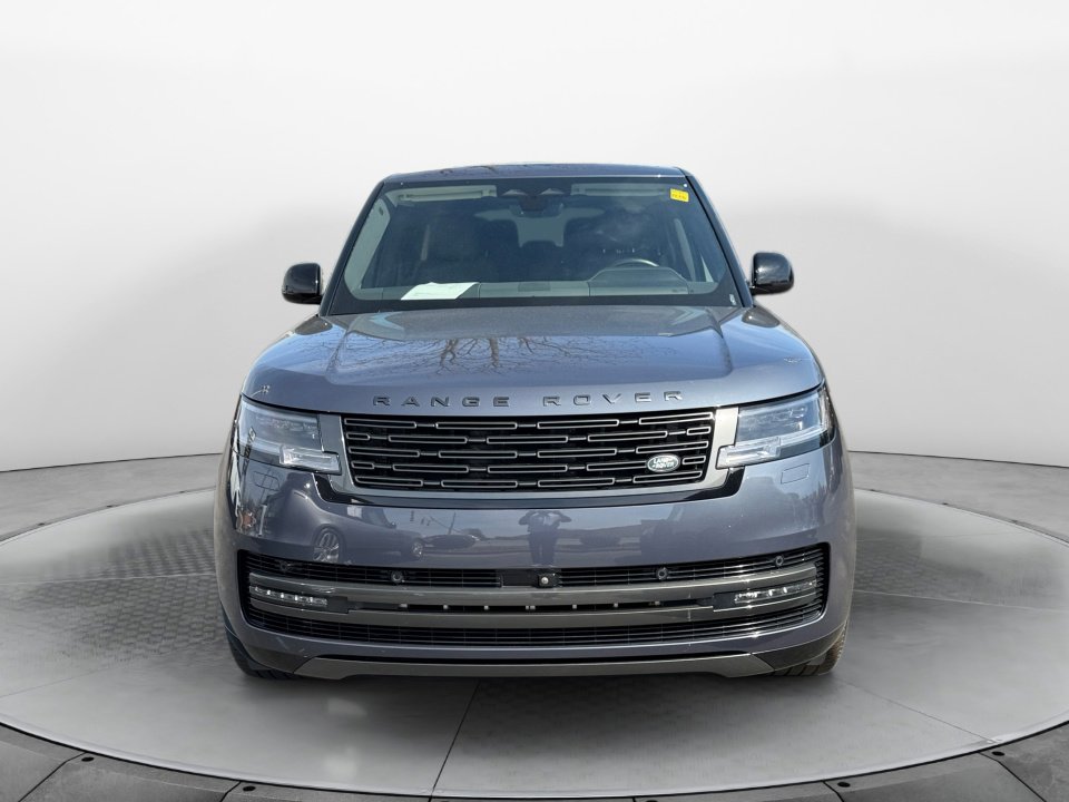 Used 2024 Land Rover Range Rover Long Wheelbase SE image 2