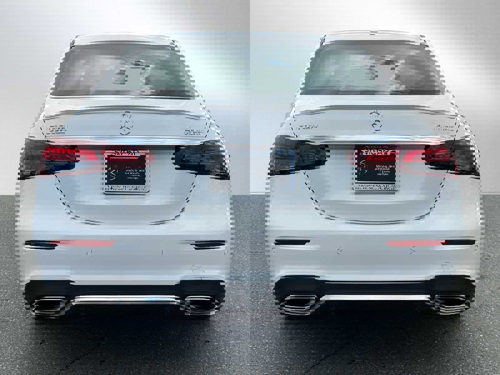 Used 2023 Mercedes-Benz E 350 4MATIC Sedan image 6