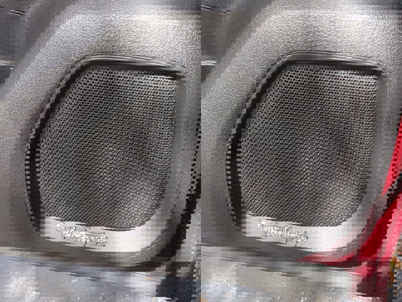 Used 2018 Nissan Titan SL image 31