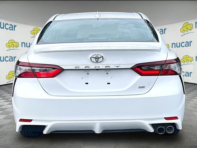 Used 2023 Toyota Camry SE FWD image 4
