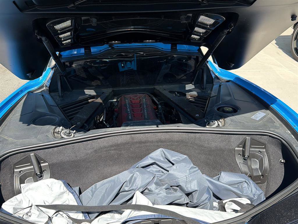 Used 2021 Chevrolet Corvette Stingray Premium Cpe w/ Z51 Performance Package RWD image 18