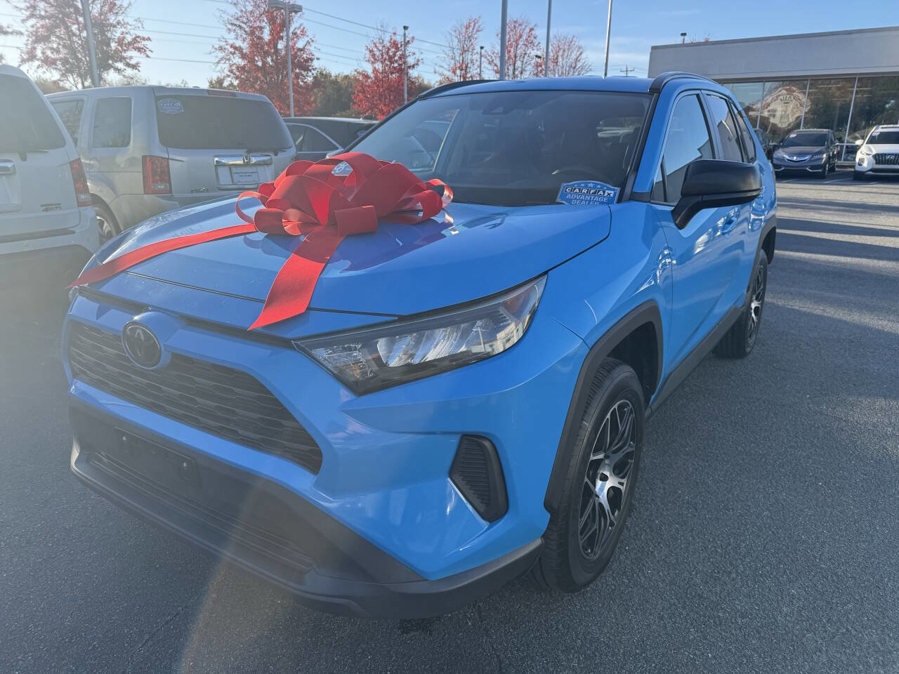 Used 2019 Toyota RAV4 LE image 1