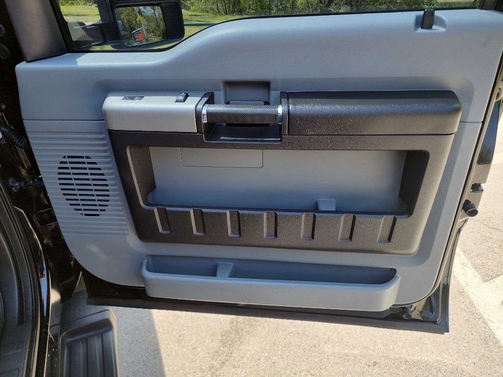 Used 2016 Ford F350 XLT w/ XLT Interior Package image 35