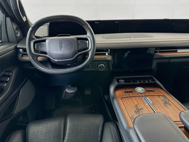 Certified 2025 Lincoln Navigator Black Label AWD/4WD image 27