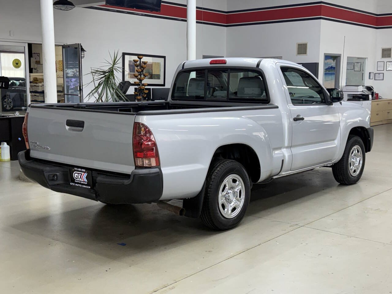 Used 2012 Toyota Tacoma 2WD Regular Cab image 2