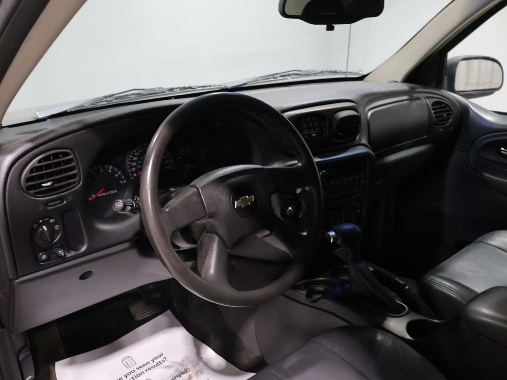Used 2005 Chevrolet TrailBlazer LS w/ LS Preferred Equipment Group image 16