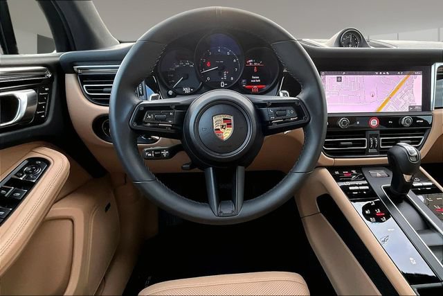 Used 2025 Porsche Macan AWD/4WD image 8