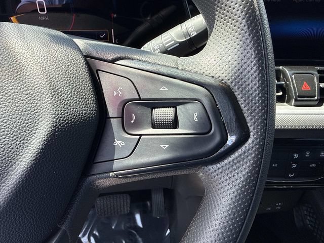 Used 2025 Chevrolet TrailBlazer LT FWD image 30