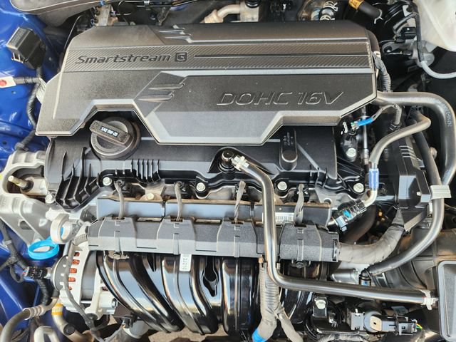 Used 2025 Hyundai Elantra SE FWD image 31