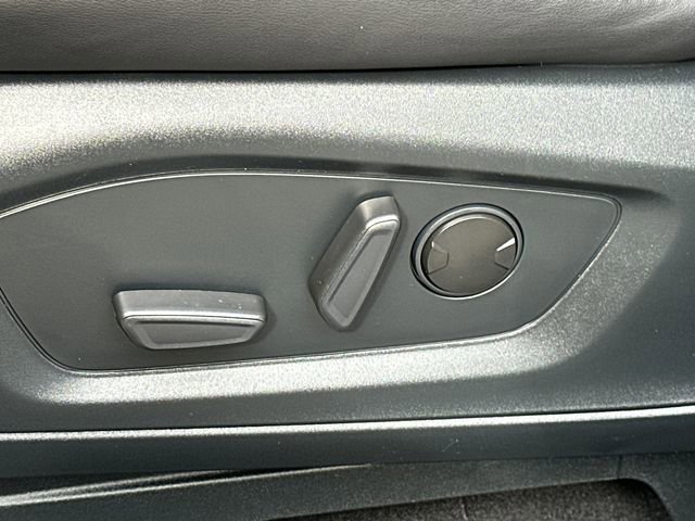 Used 2023 Ford Explorer XLT w/ Equipment Group 202A image 41