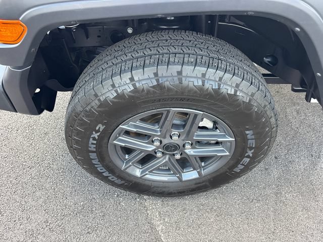 Used 2025 Jeep Wrangler Unlimited Sport AWD/4WD image 31
