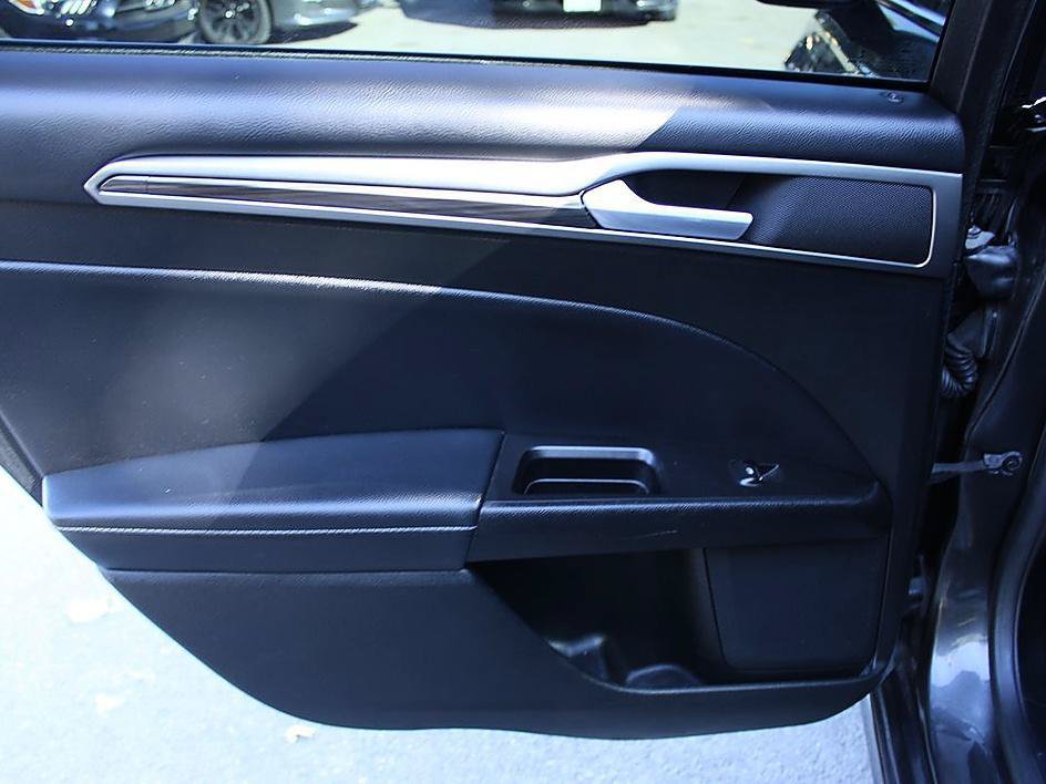Used 2017 Ford Fusion Energi SE FWD image 14
