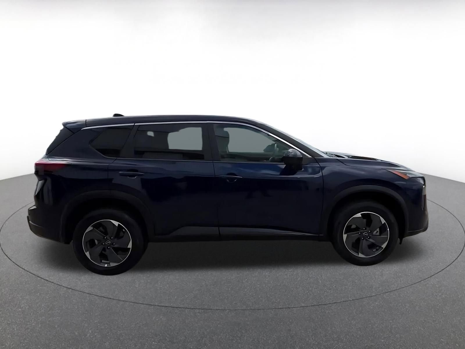 Used 2025 Nissan Rogue SV FWD image 16