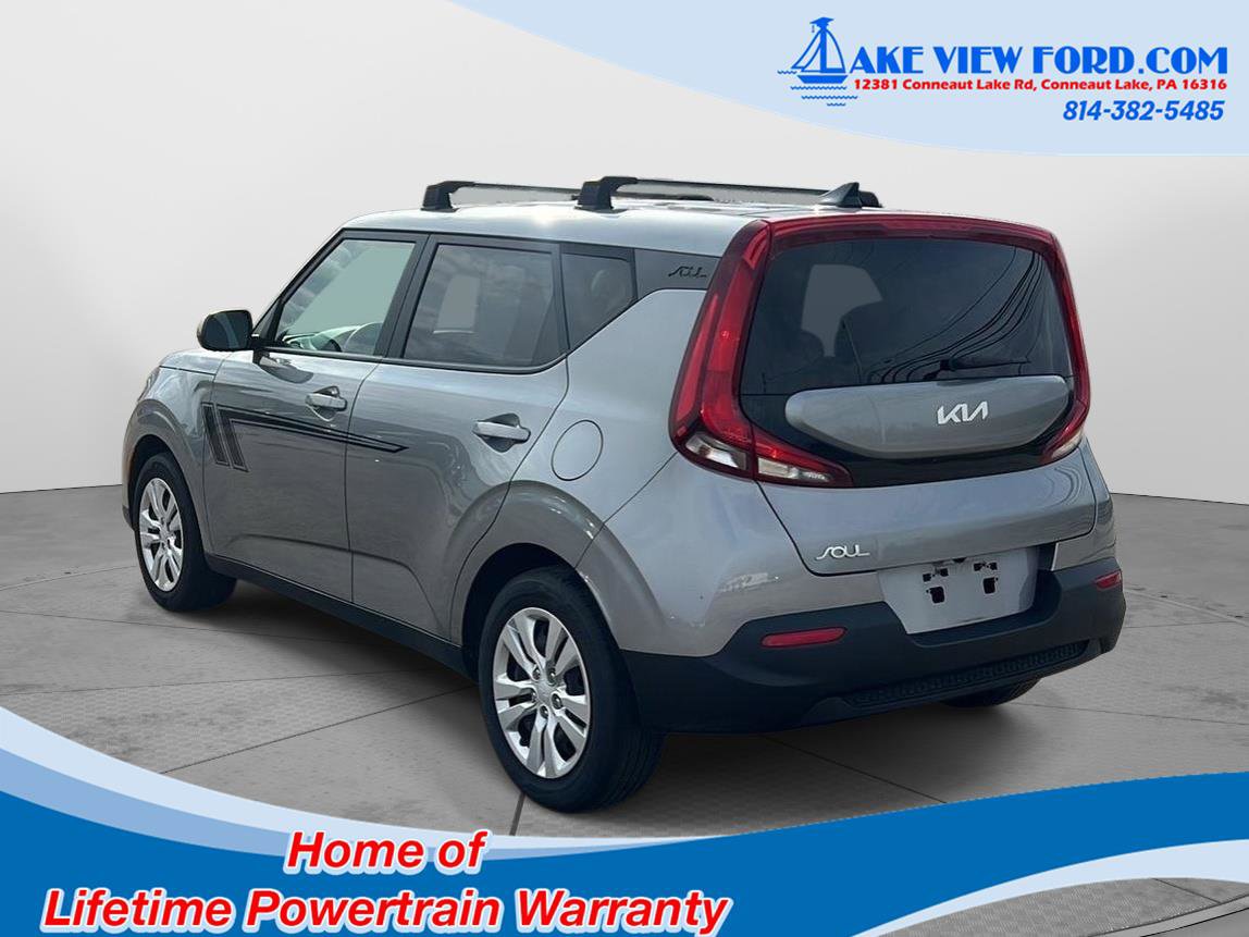 Used 2022 Kia Soul LX image 9