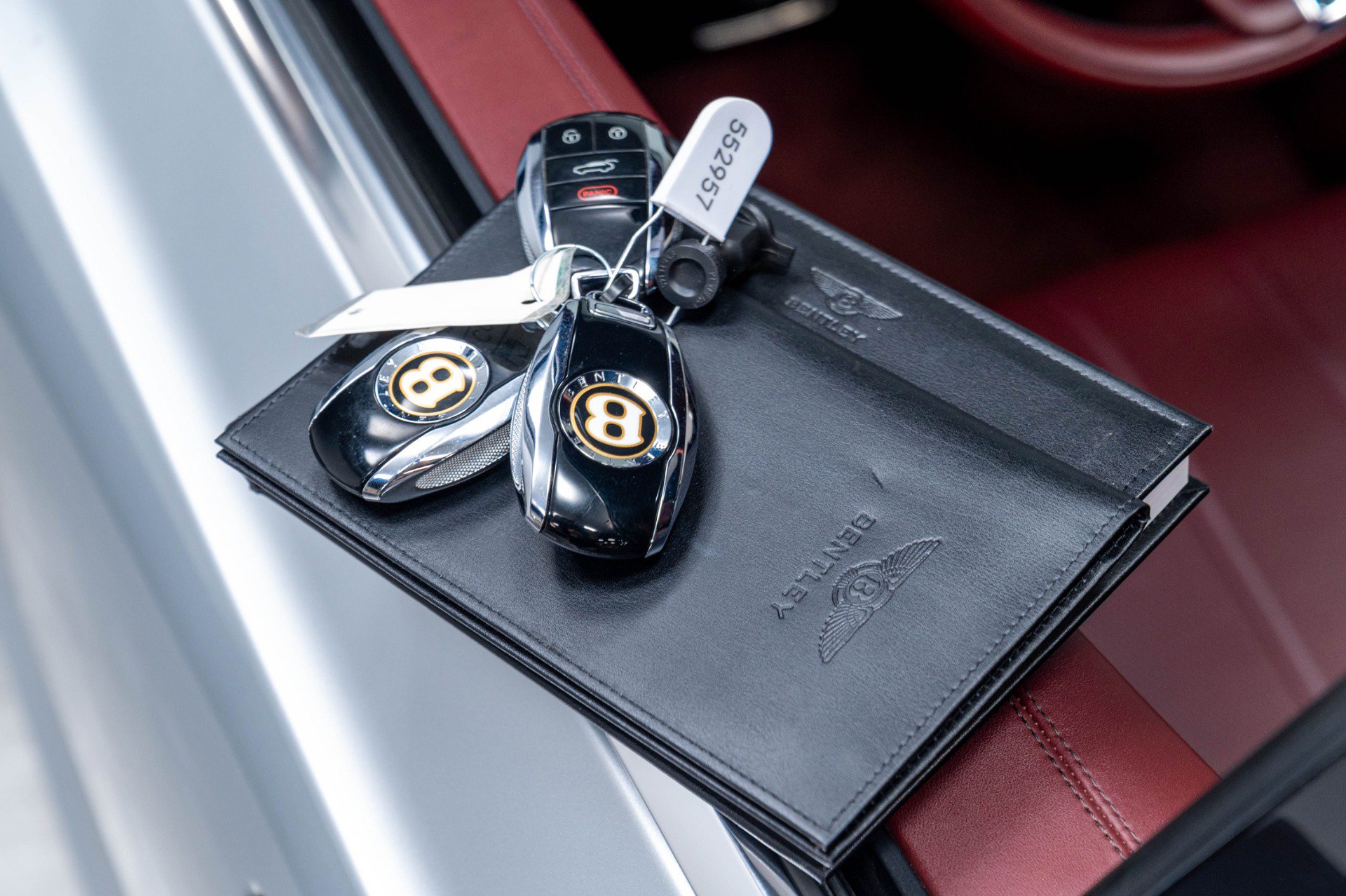 Used 2020 Bentley Bentayga AWD/4WD image 84