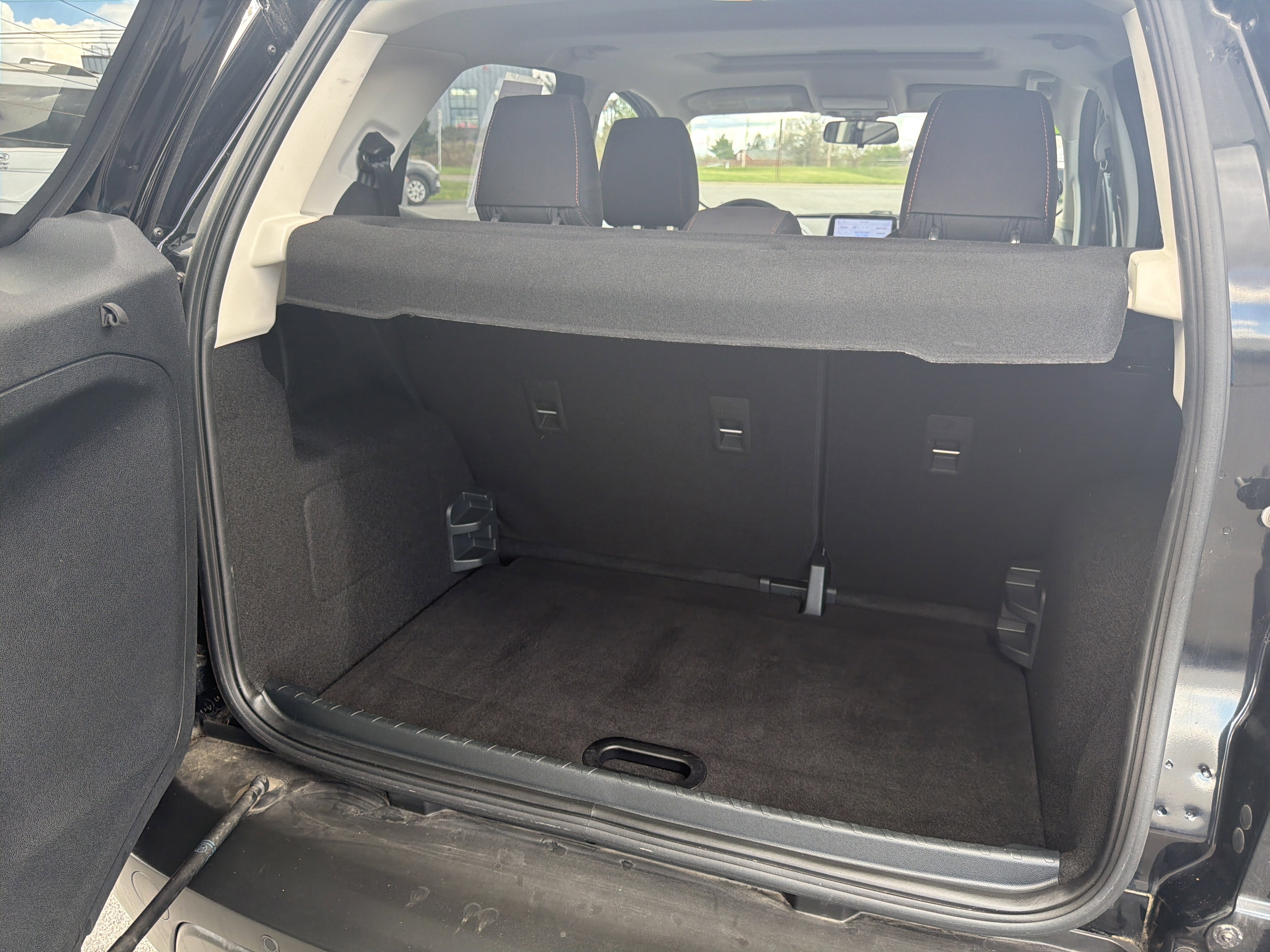 Used 2021 Ford EcoSport SE w/ SE Convenience Package image 5