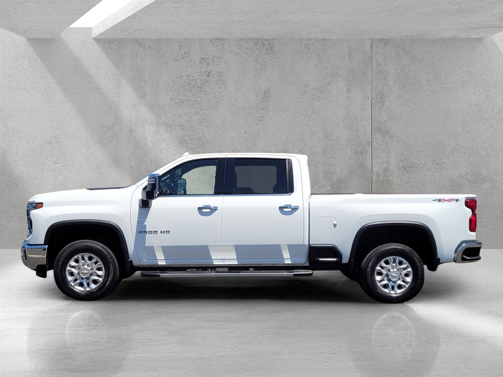 Used 2024 Chevrolet Silverado 2500 LTZ AWD/4WD image 7