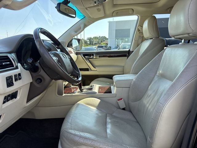 Used 2014 Lexus GX 460 w/ Premium Package AWD/4WD image 13
