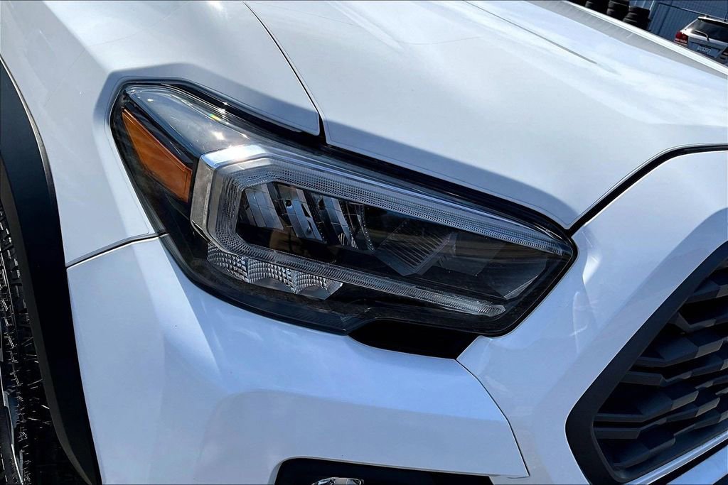 Used 2022 Toyota Tacoma TRD Off-Road w/ Technology Package image 34