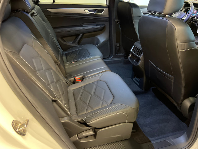 Certified 2024 Volkswagen Atlas Cross Sport SE FWD image 12