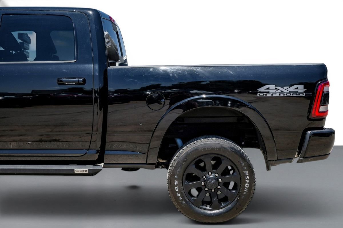Used 2019 RAM 2500 Laramie w/ Black Appearance Package AWD/4WD image 11