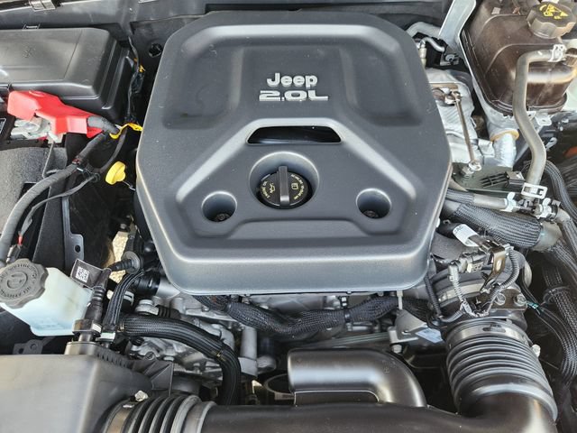 Used 2022 Jeep Wrangler Unlimited Sahara w/ Cold Weather Group AWD/4WD image 28