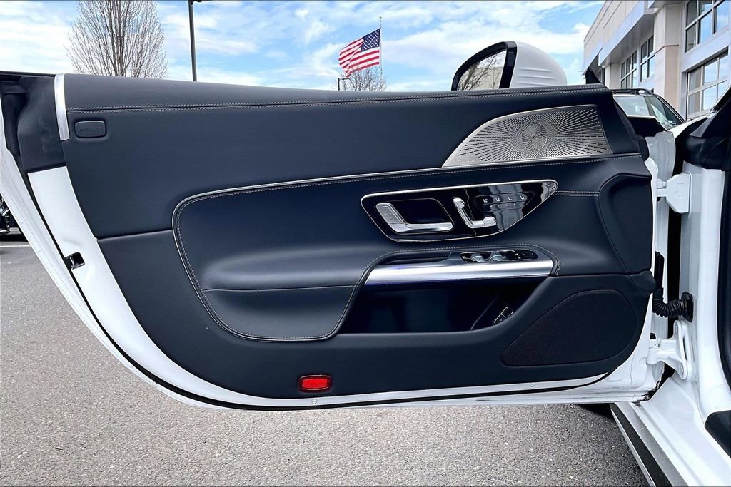 Certified 2022 Mercedes-Benz SL 55 AMG 4MATIC image 17