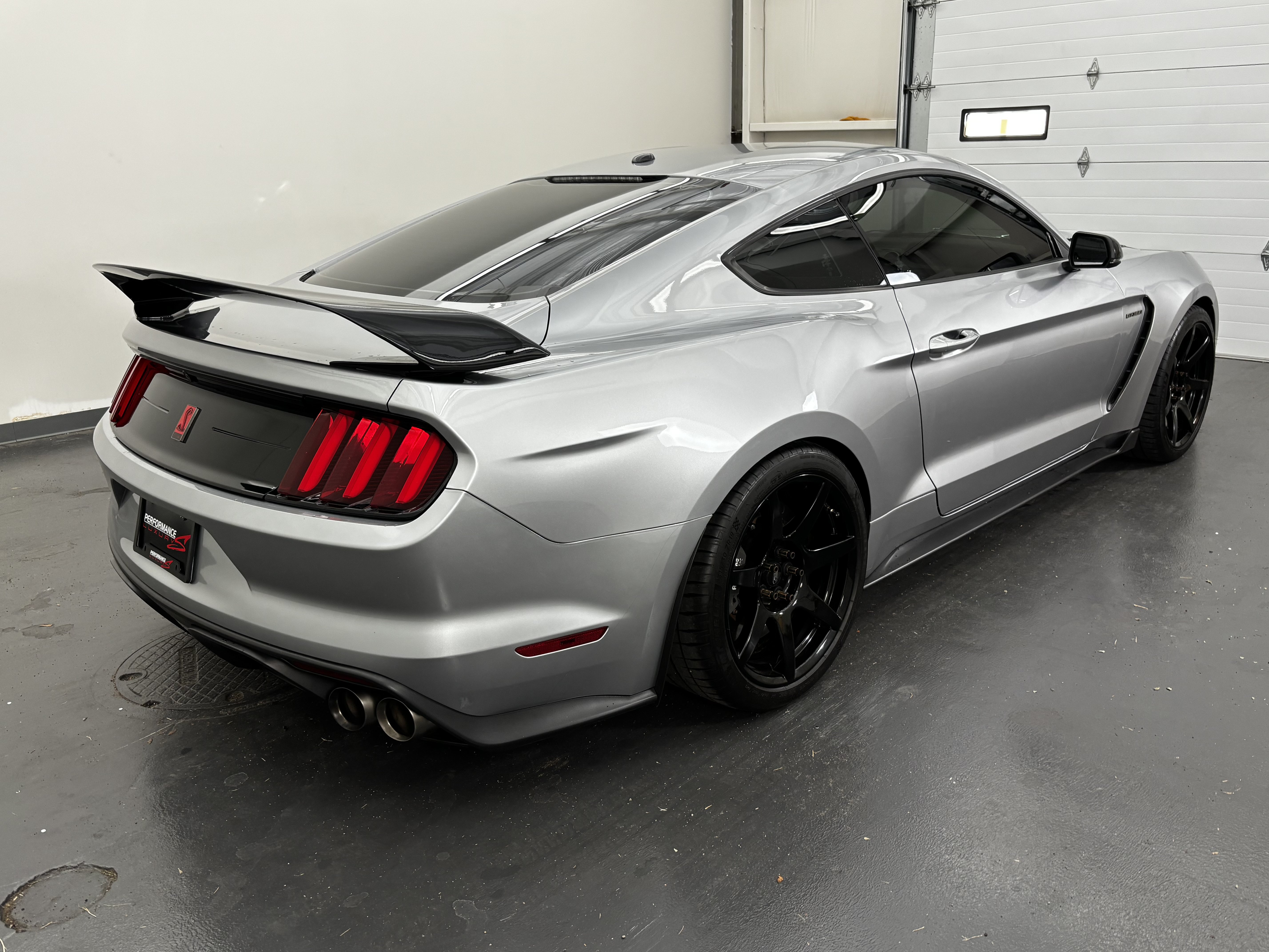 Used 2020 Ford Mustang Shelby GT350R w/ GT350R Equipment Group 920A RWD image 9
