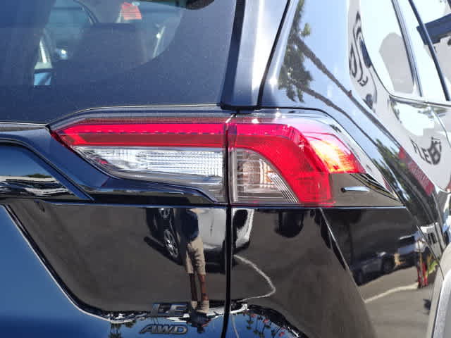 Certified 2025 Toyota RAV4 LE AWD/4WD image 12